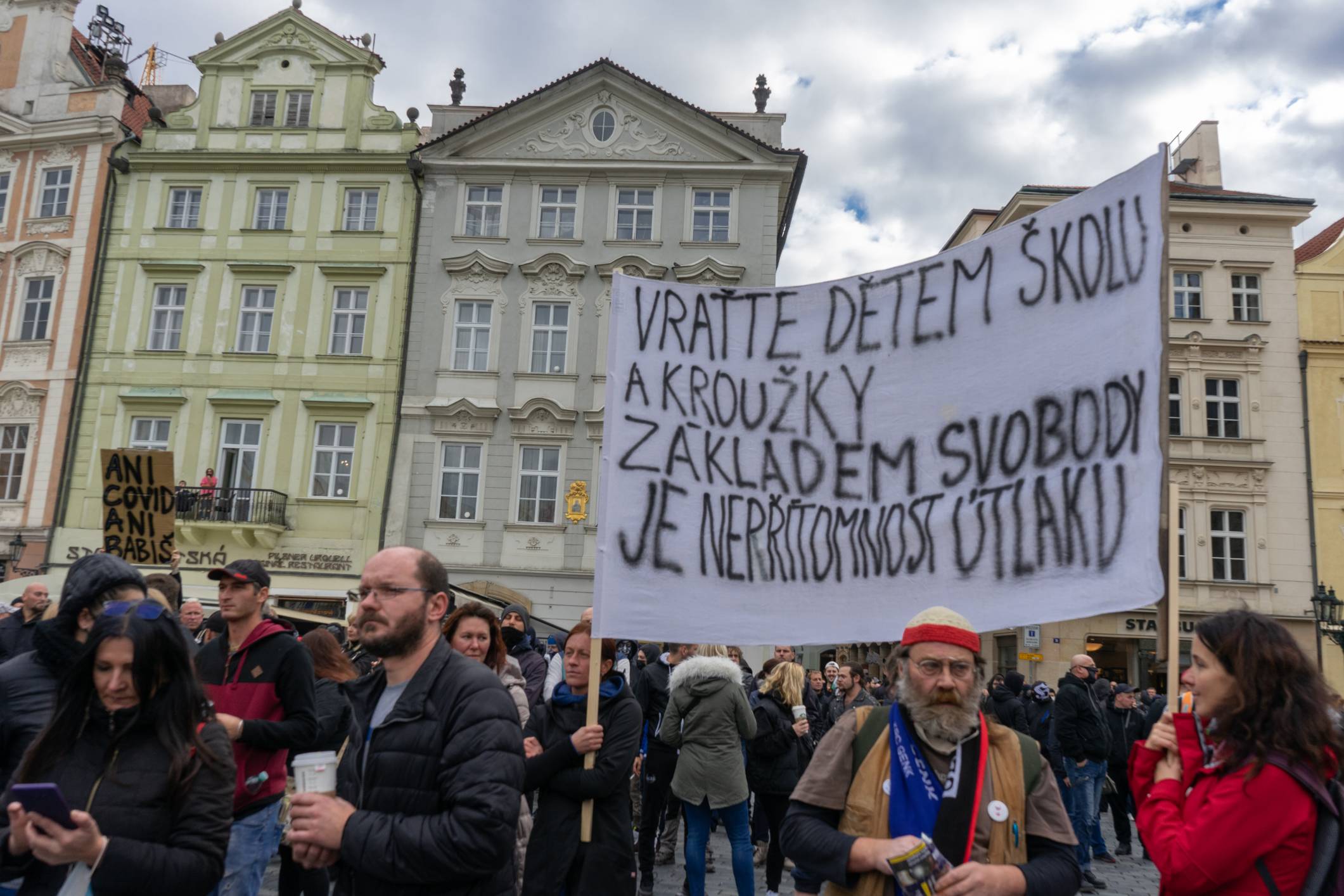 Demonstrace proti nekompetentnosti politiků a Covid opatřením