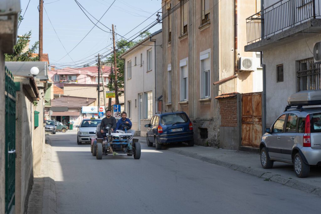 Cigáni z Bairu na svém stroji.