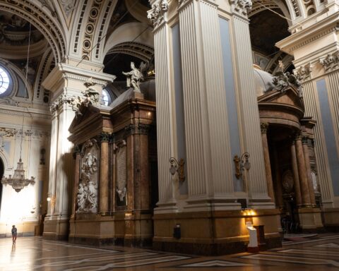 Bazilika Panny Marie na Sloupu, Catedral-Vnitřek Basílica de Nuestra Señora del Pilar de Zaragoza